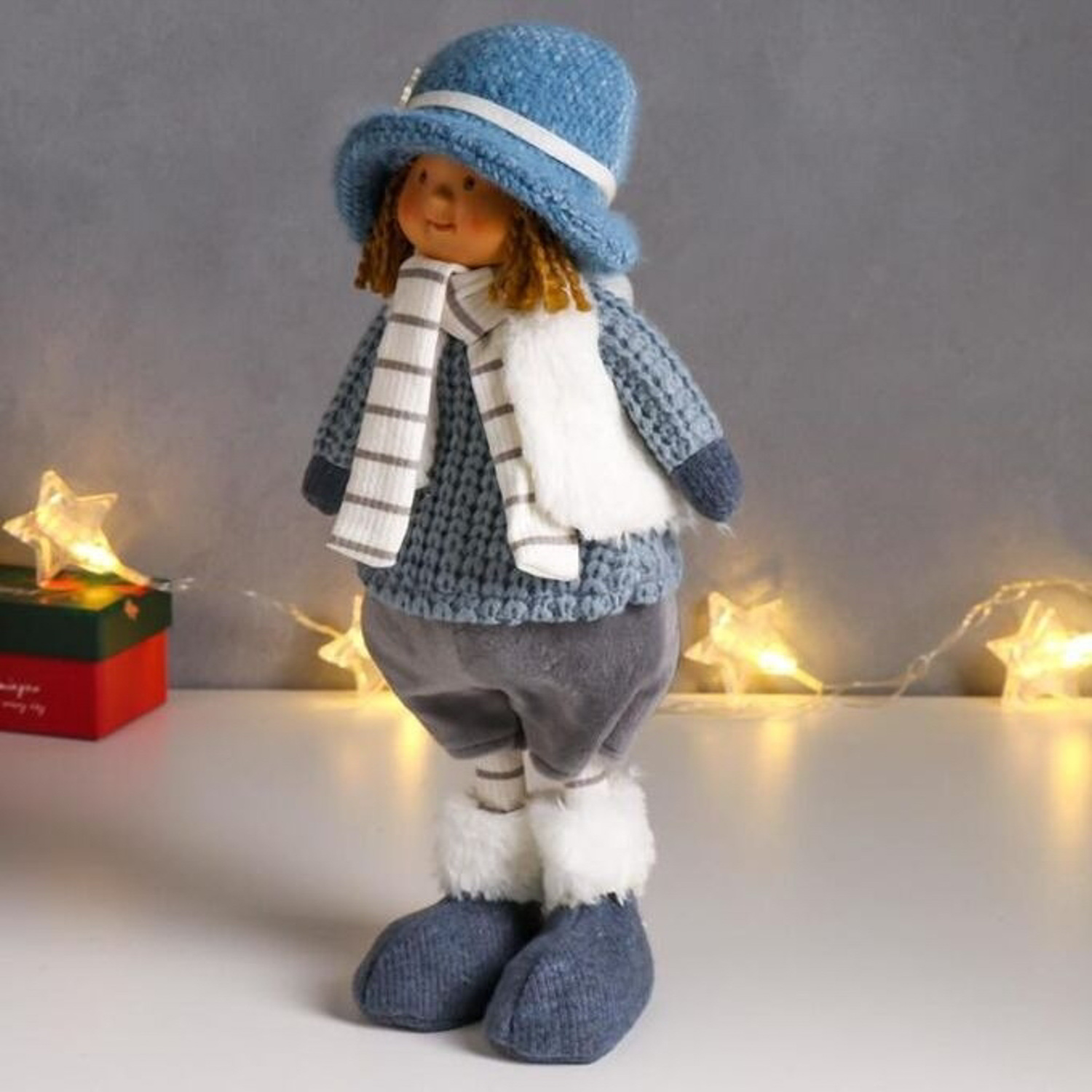 яяяКукла интерьерная "Малыш в вязаном синем наряде и шляпке со снежинкой" 36,5 см   6260113