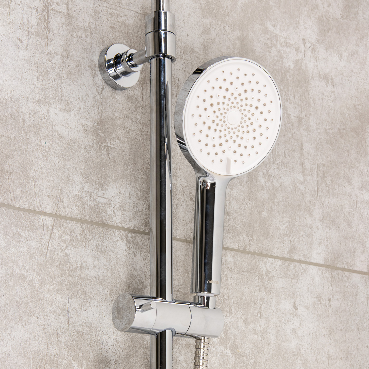 Смеситель д/ванны термостатич. со стойкой для душа + ручной и тропич. душ Milardo ILSSBTHM06 *1/3