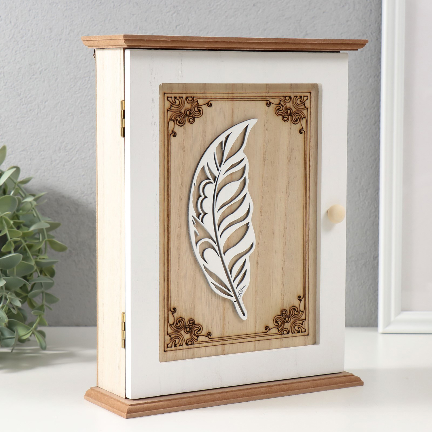 Ключница дерево 6 крючков "Белое пёрышко" 5х20х25,5 см  10534317