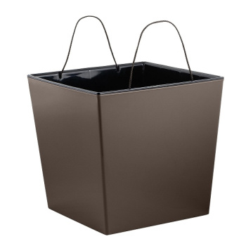 Кашпо пластм. "London CUBE"  4,2л 177х177мм h184мм со вставкой Французский платан IG780010105 *1/6 Кашпо пластм. "London CUBE"  4,2л 177х177мм h184мм со вставкой Французский платан IG780010105 *1/6