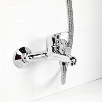 Смеситель для ванны Hans Fetter HF5004, короткий излив, однорычажный